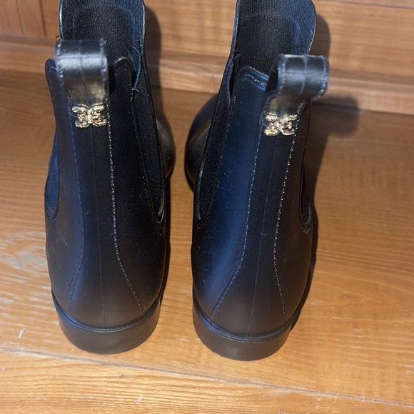Brand new ankle boots! - Picture 2 of 4